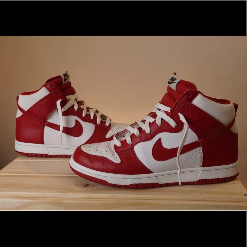 varsity red nike